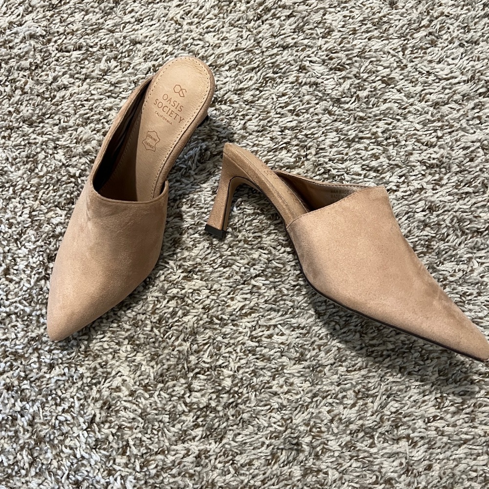 Women’s slip on heals
